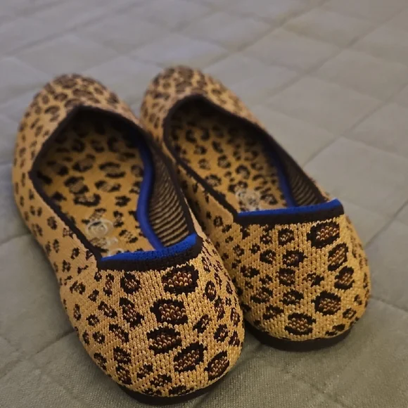 Leopard Print Women's Flats - Picture 5 of 5